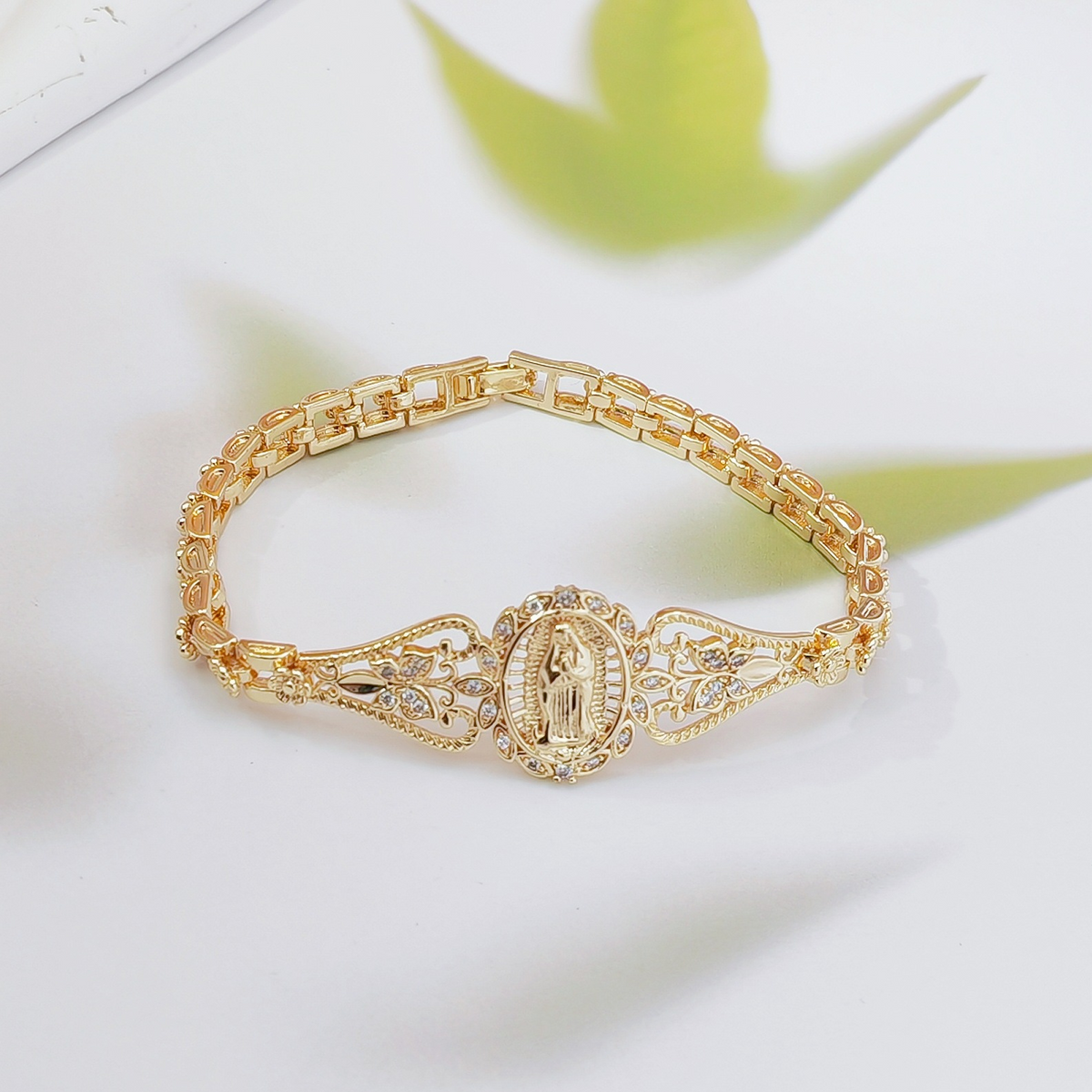⏳Time-Limited Special⏰Elegant Hollow Flower Virgin Mary Bracelet – Filigree Design, Gold Plated, Faith Inspired ✨