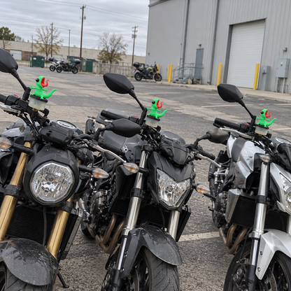 🦎🏍️ BUY 1 GET 1 FREE | Roadside Lizard Buddy – Car & Motorcycle Decor + FREE Strong No-Trace Adhesive