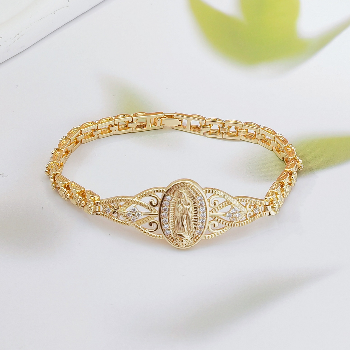 ⏳Time-Limited Special⏰Elegant Hollow Flower Virgin Mary Bracelet – Filigree Design, Gold Plated, Faith Inspired ✨